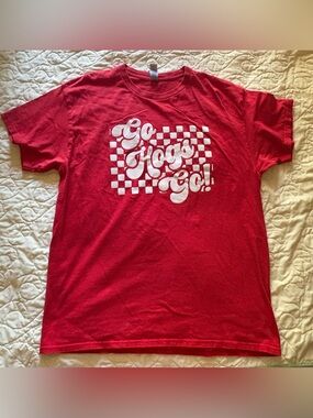 Gildan Red Razorbacks Short-Sleeve Tee with White Checker 'Go Hogs Go!' Print
